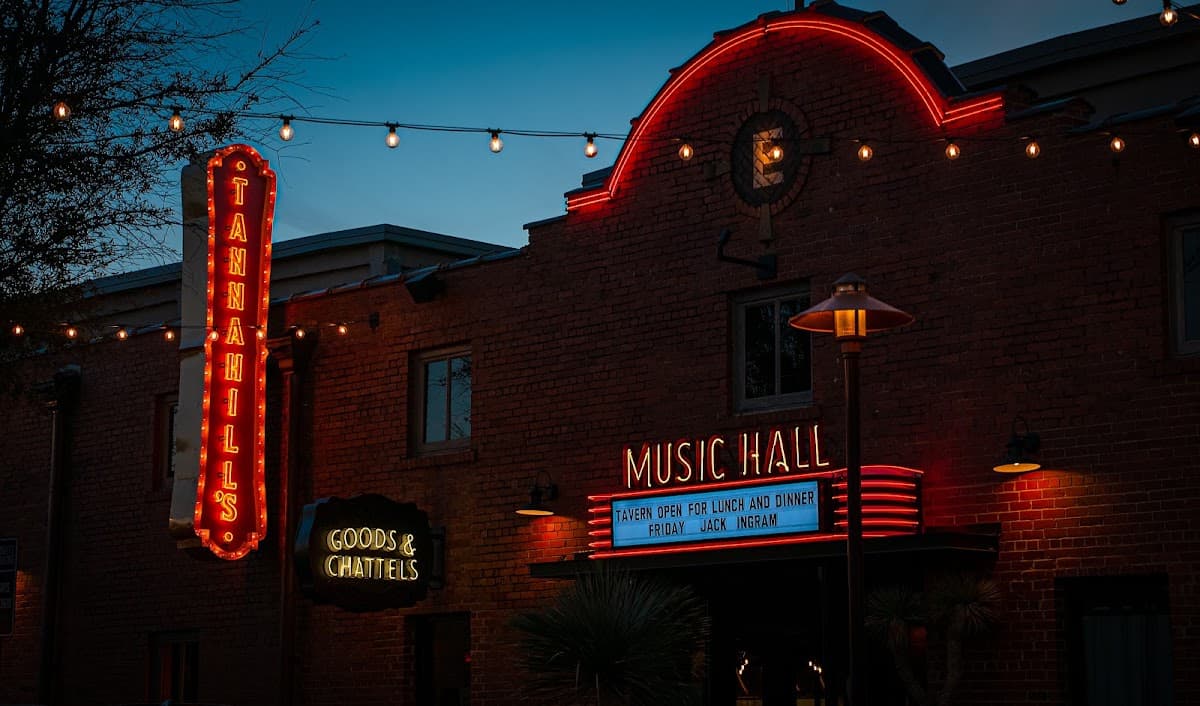 Tannahill's Music Hall & Lounge