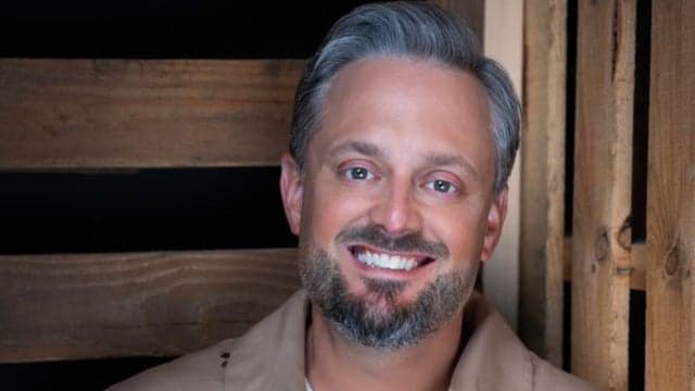 Nate Bargatze: Big Dumb Eyes World Tour